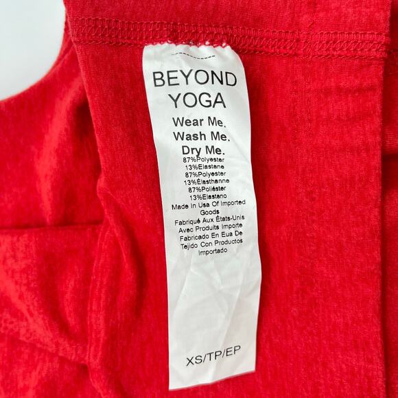 Beyond Yoga | Spacedye The Bold Shoulder Cropped Tank in Ruby Red Heather XS - Picture 5 of 7